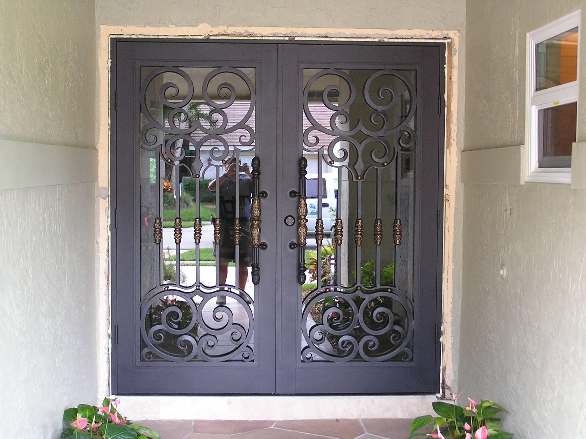 Hardware for custom glass doors in South Florida